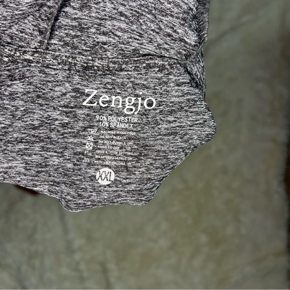Zenjo long sleeve hooded shirt XXL stretchy and comfy - Picture 2 of 3